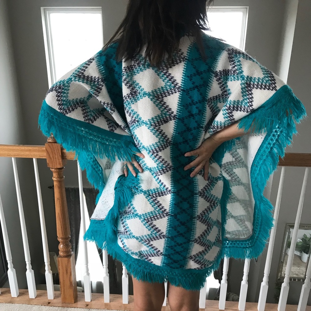 Knitted Poncho - Picture 2 of 3